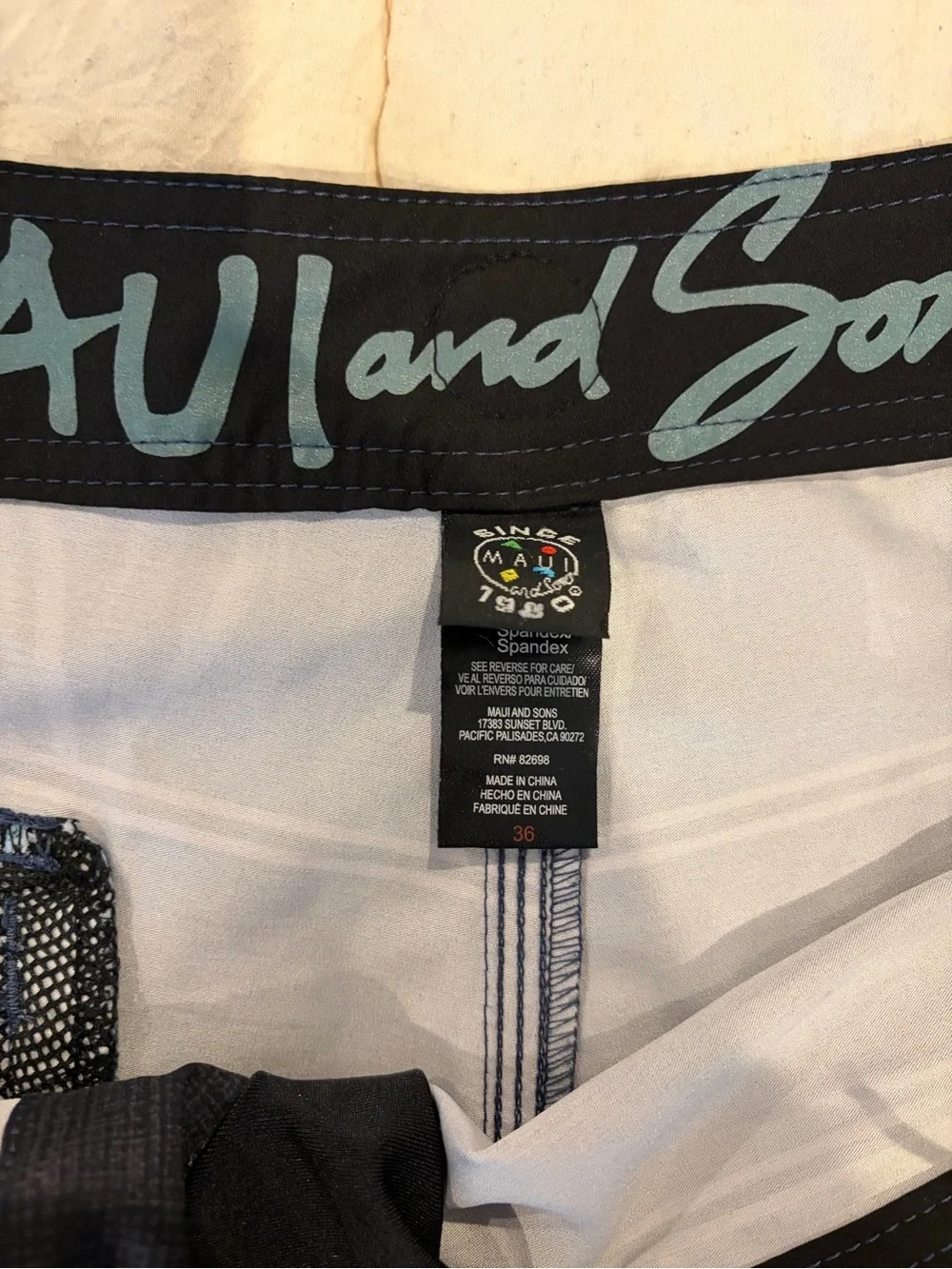 Maui And Sons Men’s Board Shorts Size 36